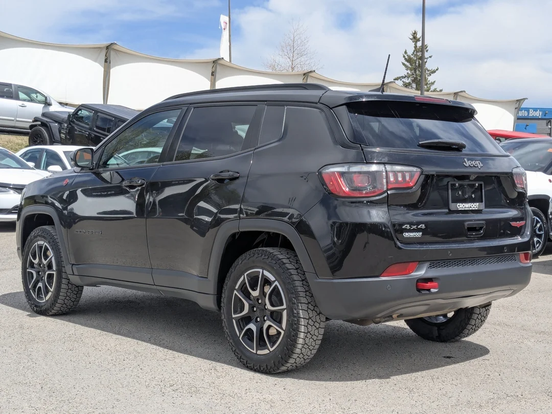 Certified Used 2024 Black Jeep Trailhawk - - 4x4 - Sun & Sound Group - Dual Pane Sunroof - Leather - NAV & More! image 6