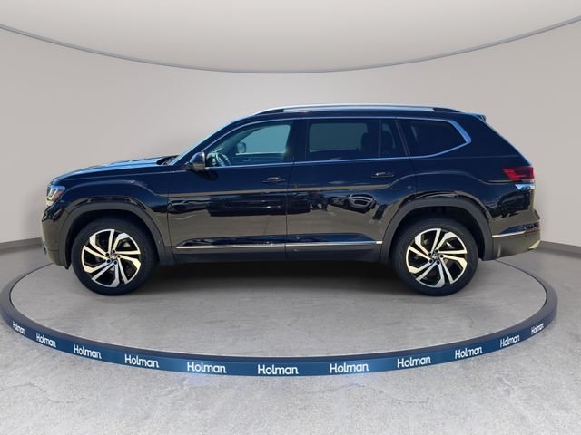 Used 2021 Black Volkswagen SEL Premium image 9