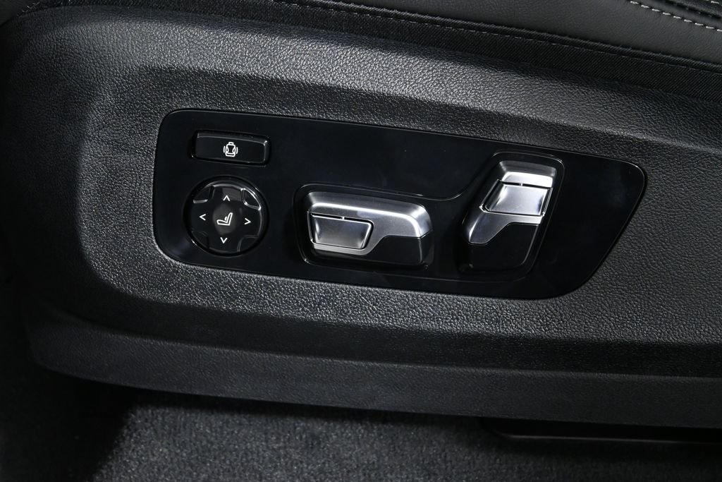 New 2026 Carbon Black Metallic BMW xDrive40i image 27