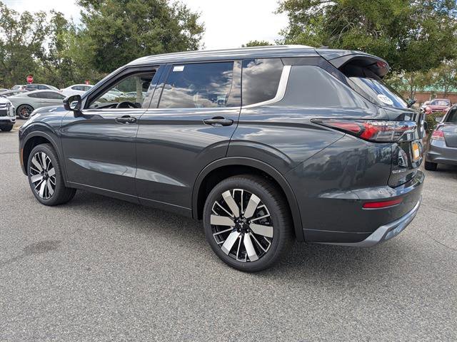 Used 2025 Graphite Gray Mitsubishi SEL image 6