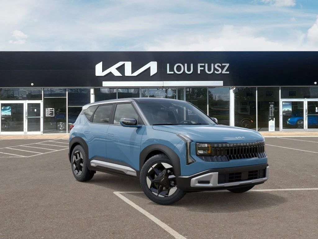 New 2027 Frost Blue / Black Roof Kia S image 8
