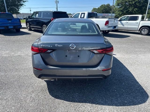 Used 2021 Gray Nissan S image 6