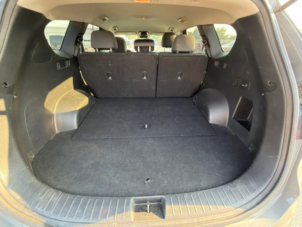 Used 2022 Gray Hyundai SE image 15