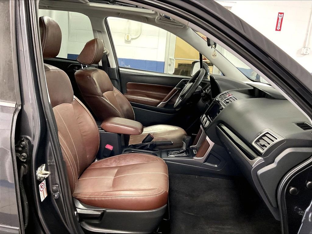 Used 2018 Gray Subaru 2.5i Touring image 11