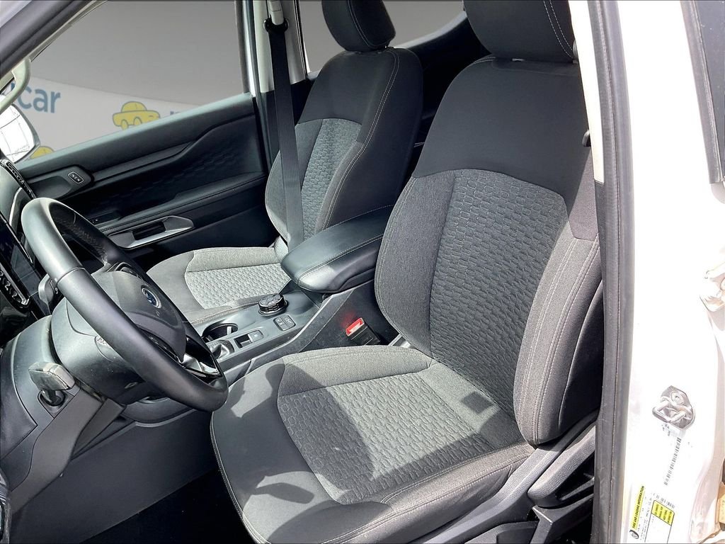 Used 2025 Oxford White Ford XLT image 10
