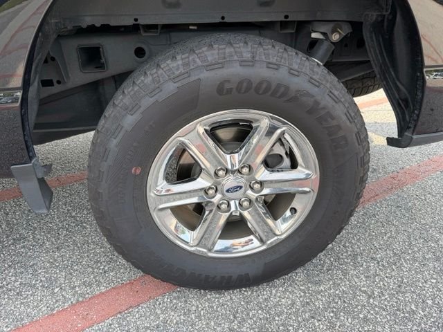 Certified Used 2025 Agate Black Metallic Ford XLT image 5