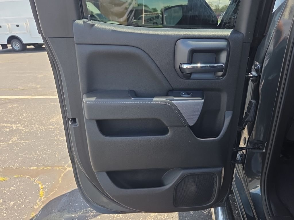 Used 2019 Gray Chevrolet LT image 27