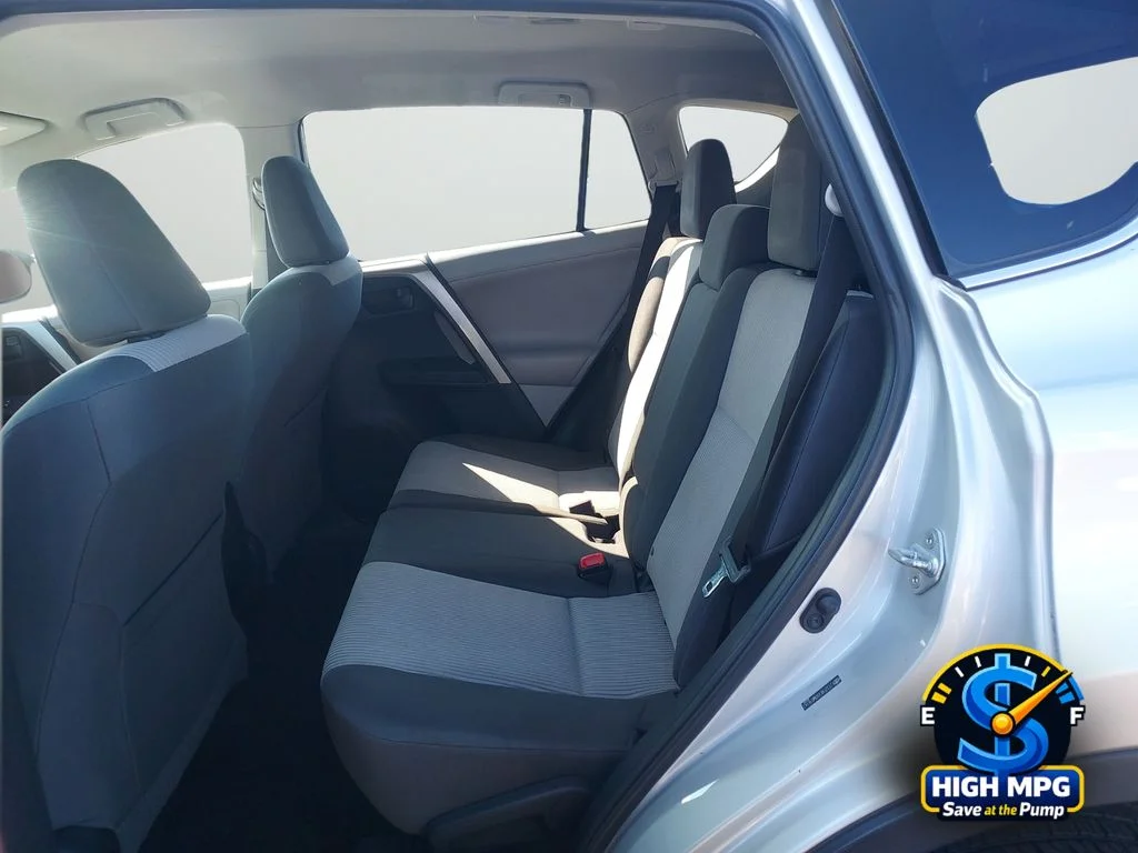 Used 2013 Silver Toyota LE image 30