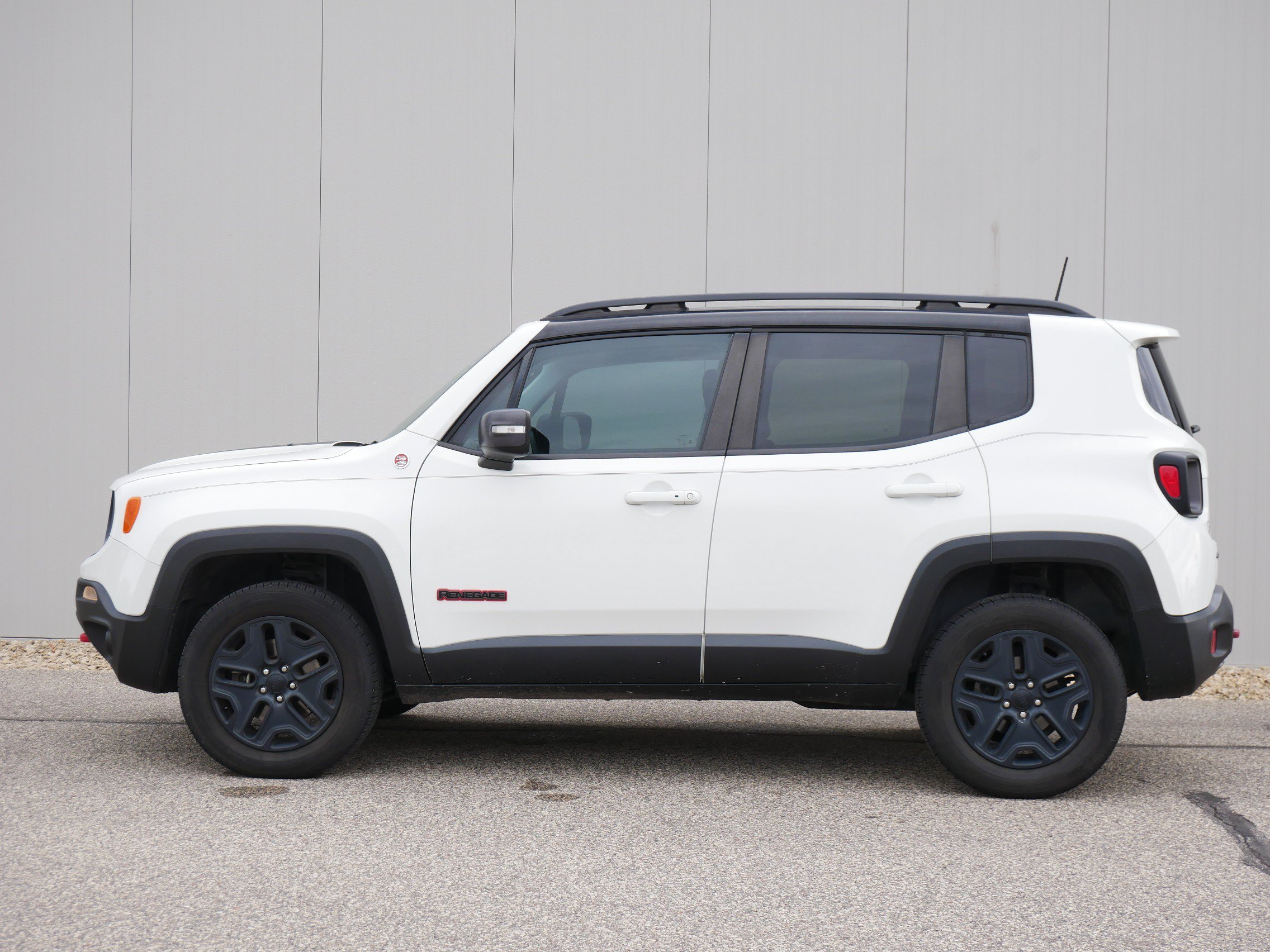 Used 2018 Jeep Renegade Trailhawk with VIN ZACCJBCB4JPG91693 for sale in Hastings, Minnesota