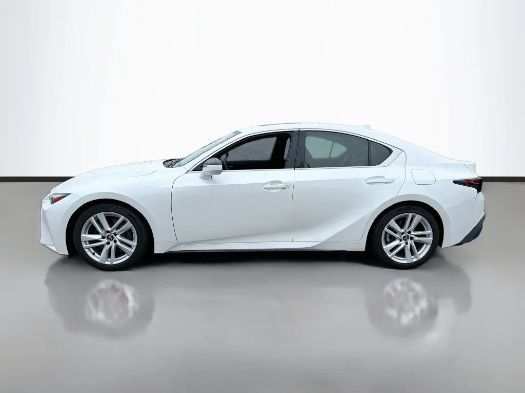 Used 2024 White Pearl Lexus 300 image 8