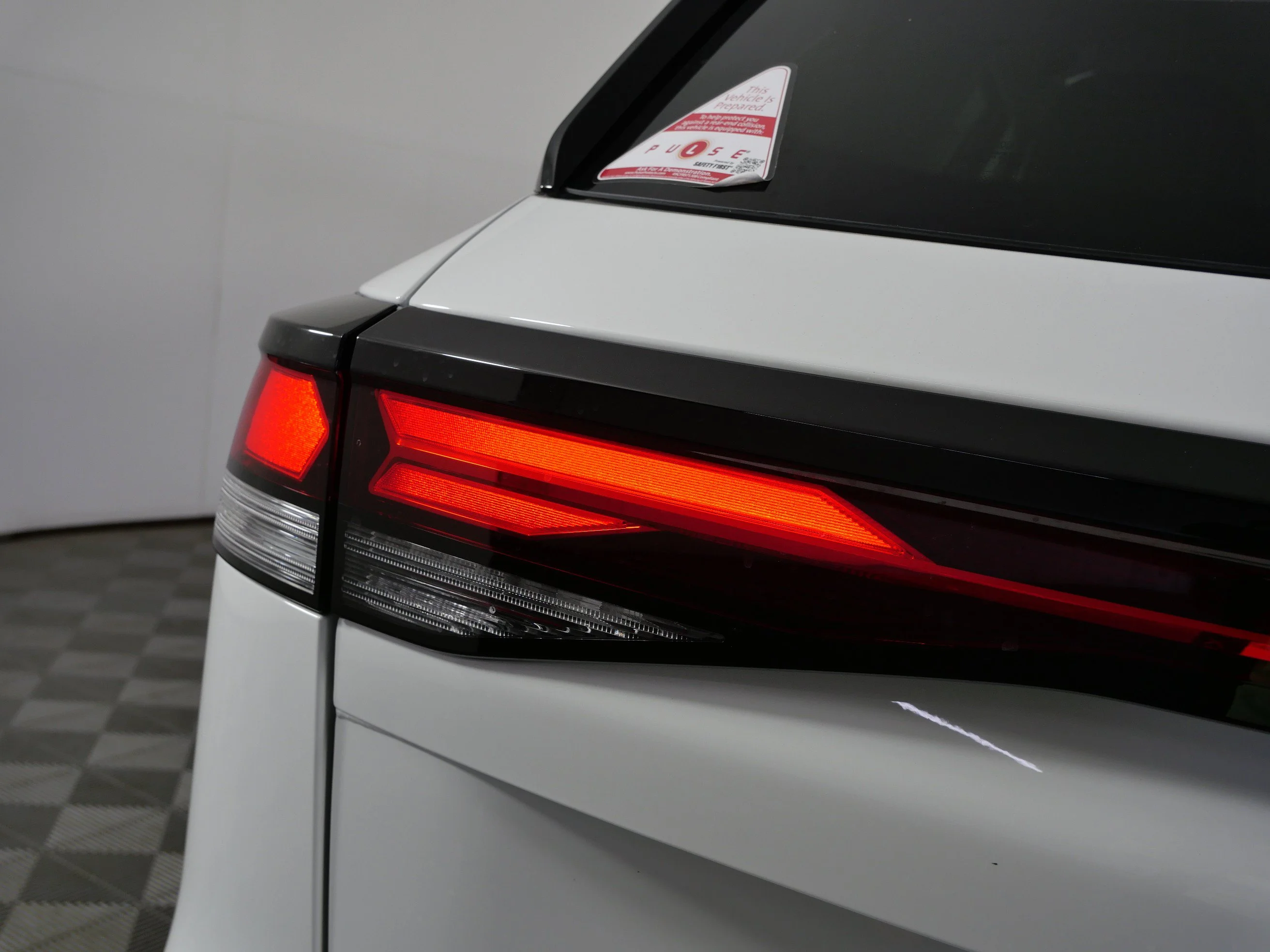 New 2026 Pure White Volkswagen SE image 17