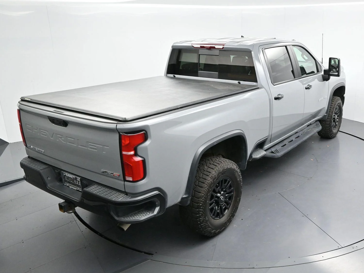 Used 2025 Slate Gray Metallic Chevrolet ZR2 image 38