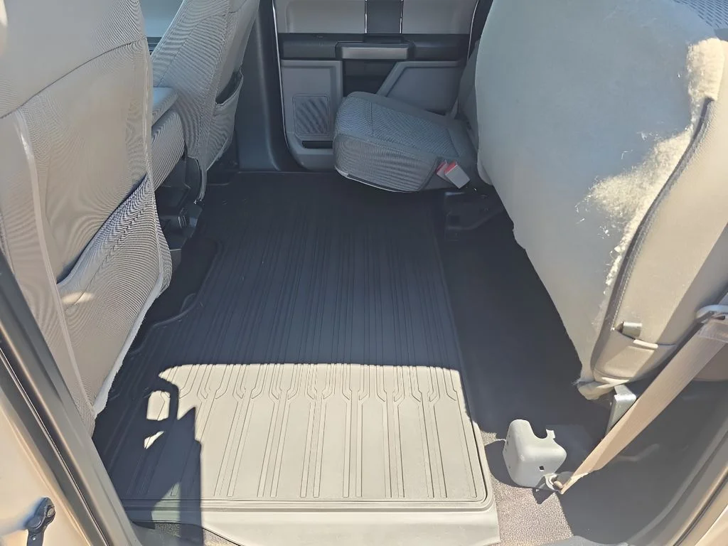 Used 2019 Silver Ford  image 32