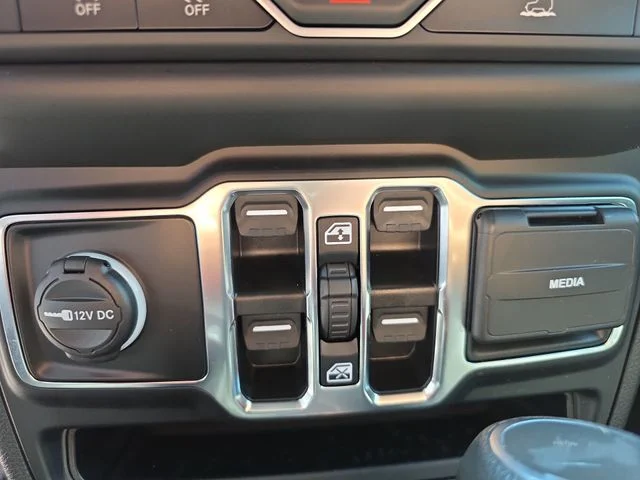 Used 2023 Gray Jeep Sport S image 28