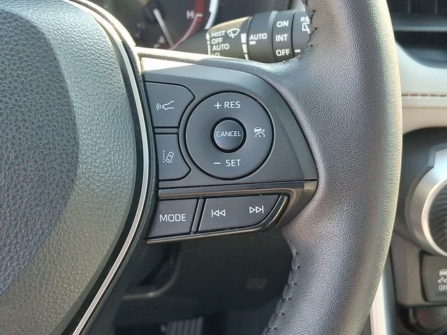 Used 2024 White Toyota XLE image 23