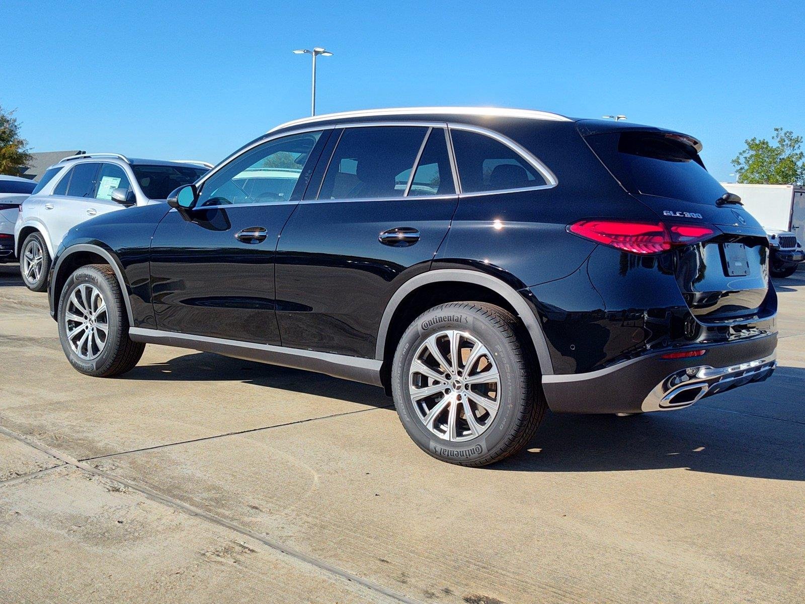 Used 2026 Black Mercedes-Benz GLC 300 image 3