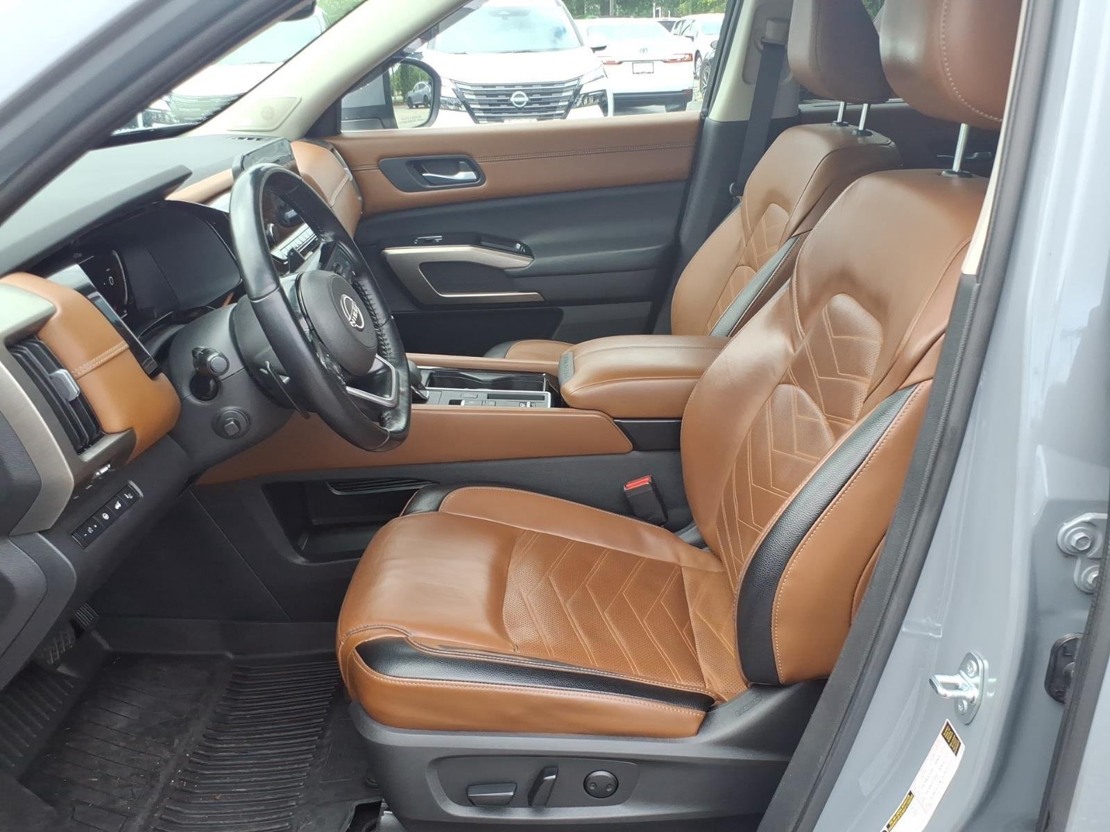 Used 2022 Boulder Gray Pearl Nissan Platinum image 11