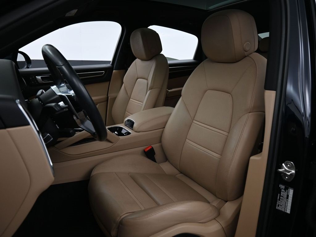 2022 Porsche Cayenne Coupe photo 4