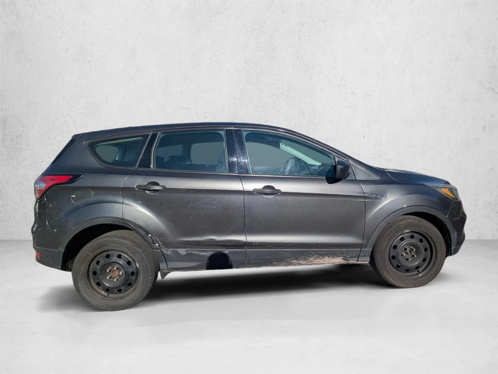 Used 2018 Magnetic Metallic Ford S image 4