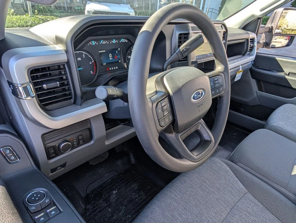 New 2026 Oxford White Ford F-350® XL image 5