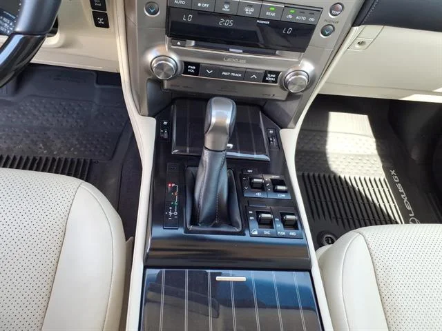 Used 2021 Starfire Pearl Lexus Luxury image 17