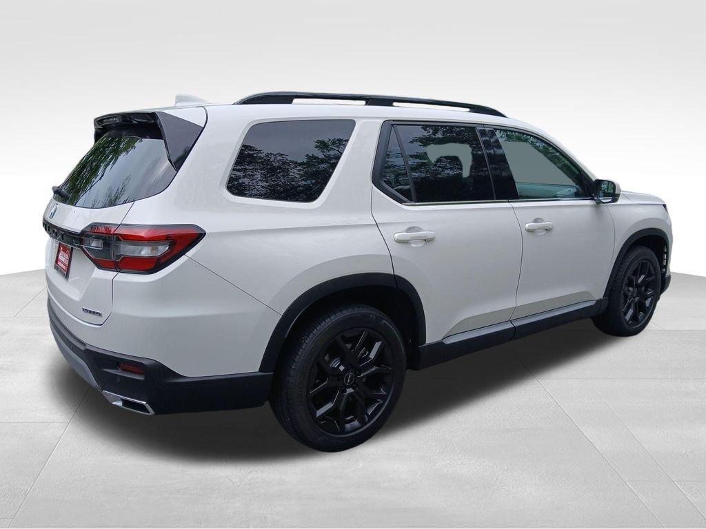 Used 2025 White Honda Touring image 11