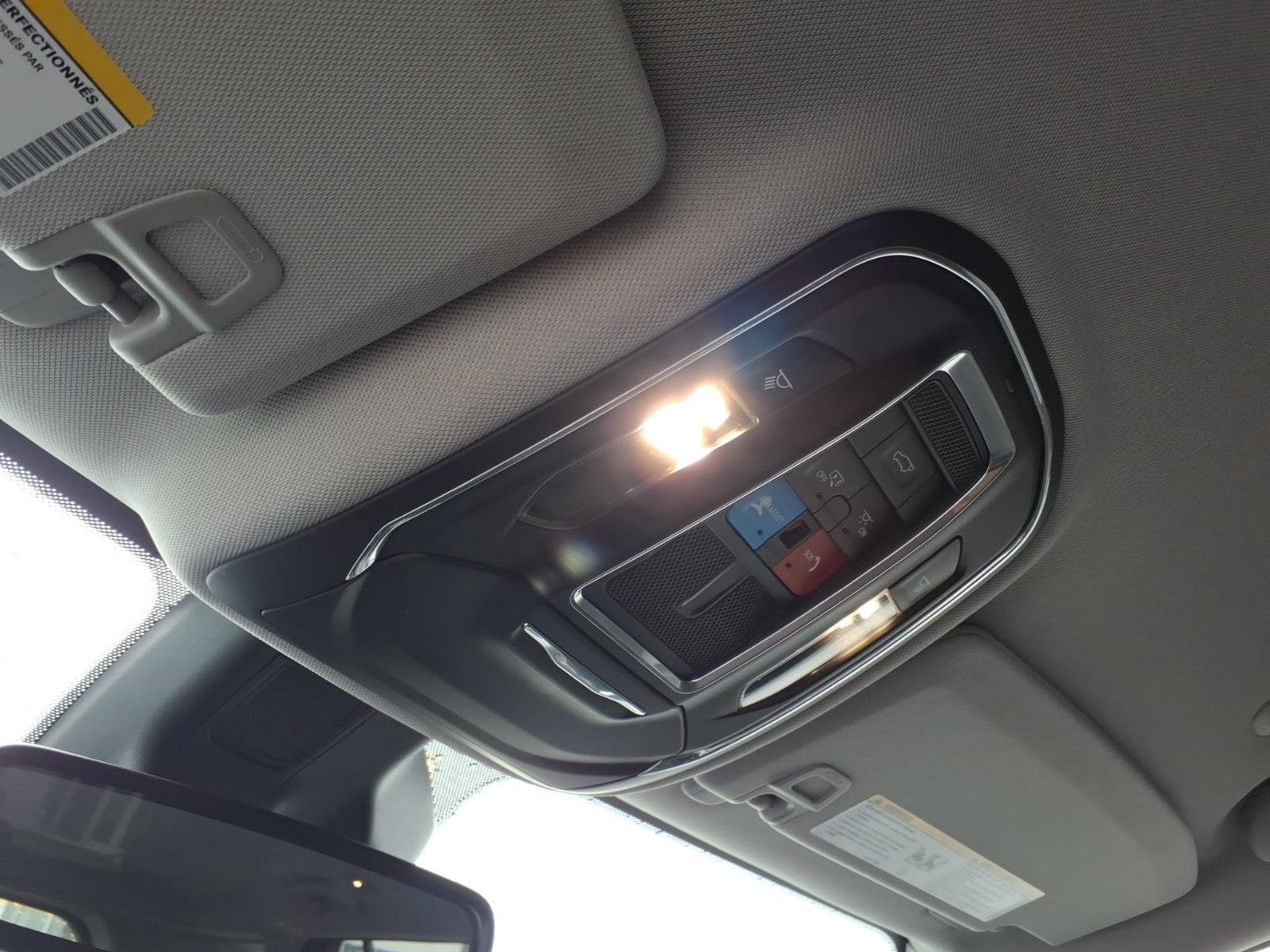 Used 2023 Silver Zynith Jeep Laredo image 8