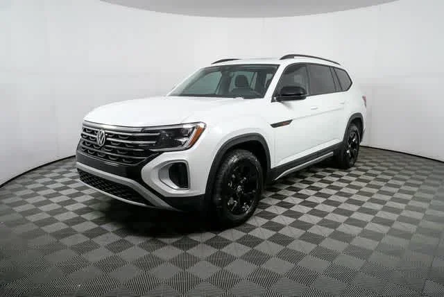 New 2026 Opal White Pearl Volkswagen 2.0T Peak Edition image 2