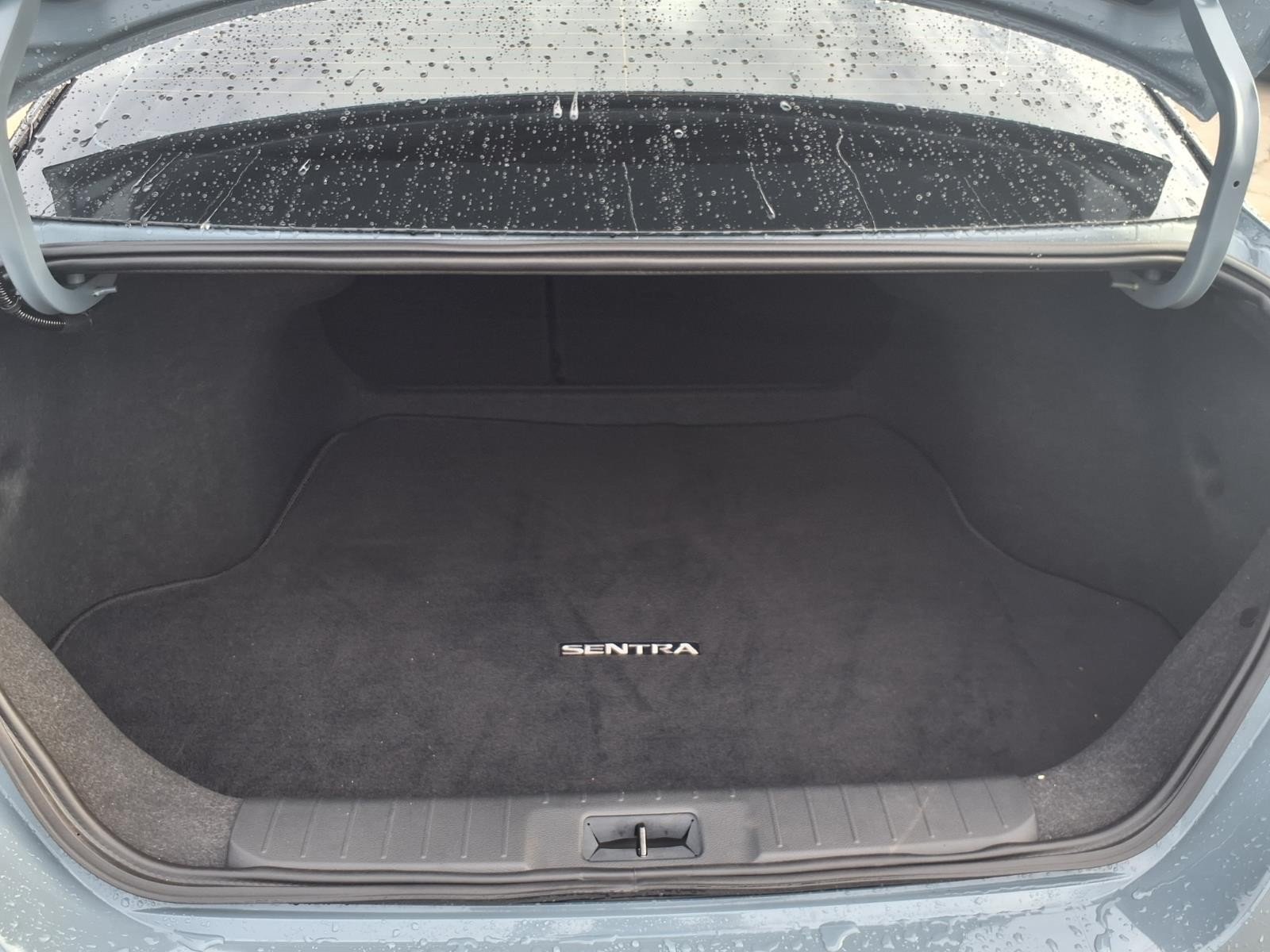Used 2025  Nissan SR image 9