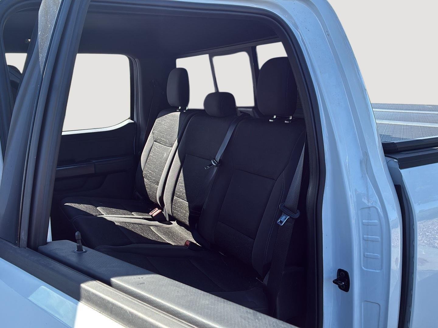 Used 2024 Oxford White Ford XLT image 4