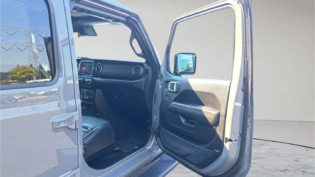 Used 2022 Gray Jeep Overland image 15