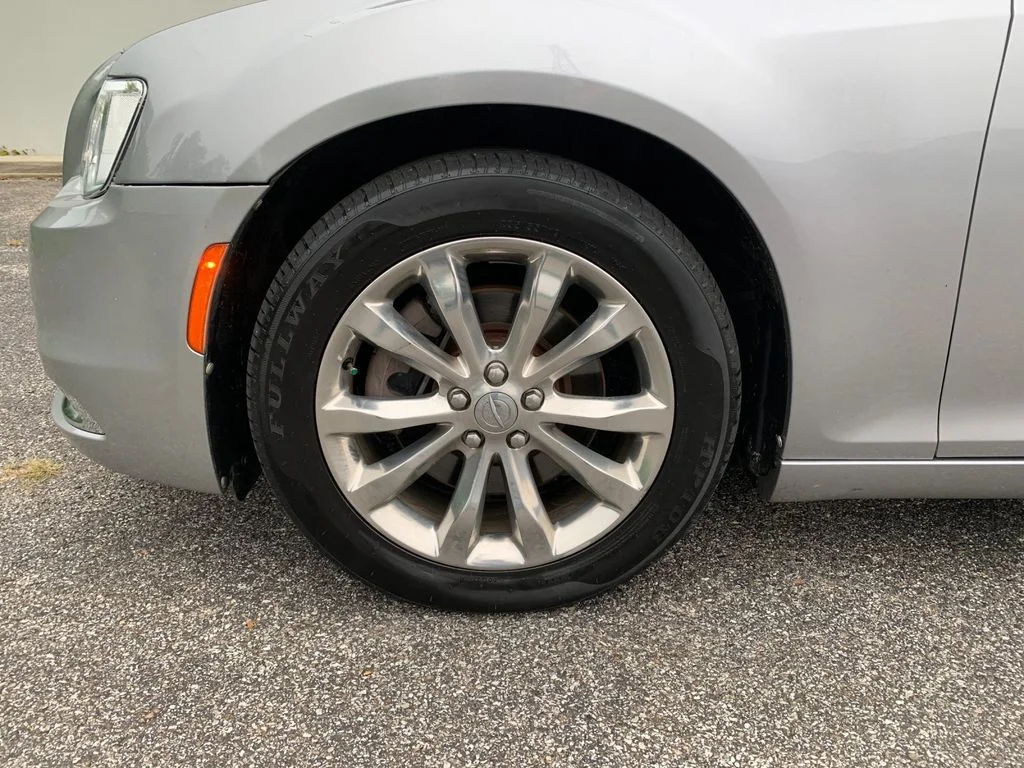 Used 2017 Silver Chrysler C image 33