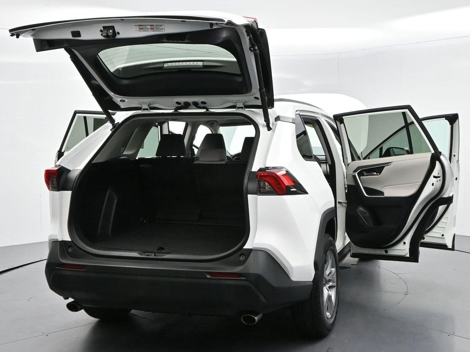 Used 2022 White Toyota XLE image 45