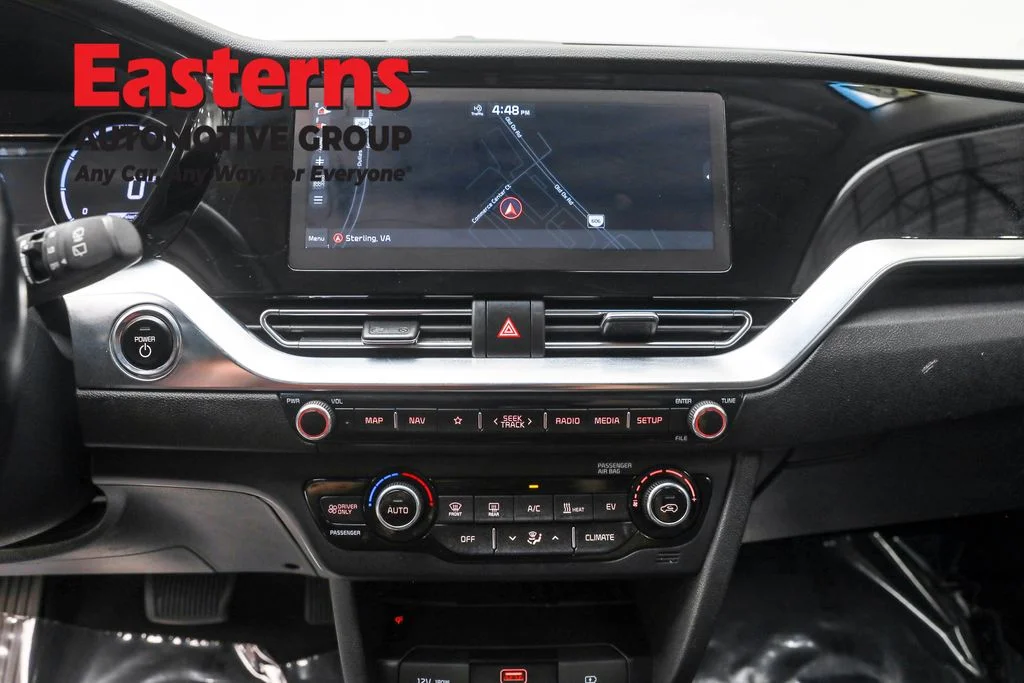 Used 2022 White Kia EX image 12