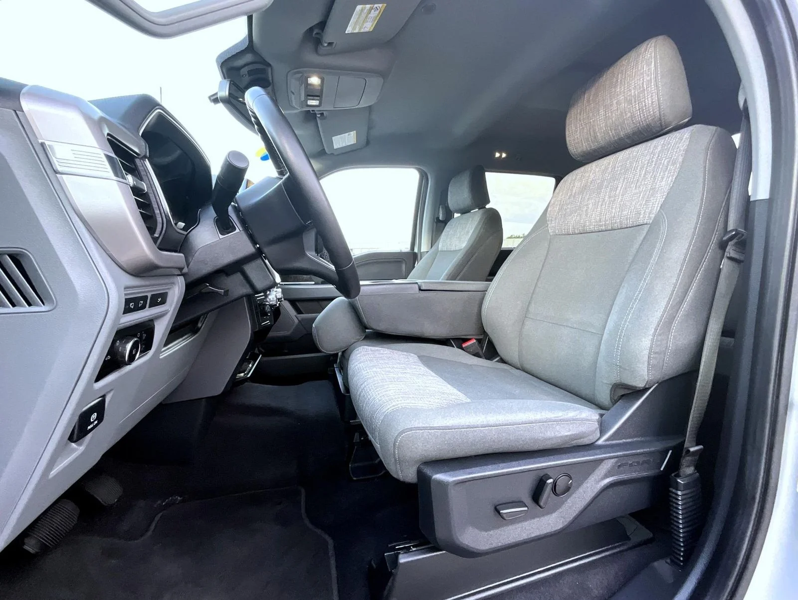 Used 2023 Silver Ford XLT image 11