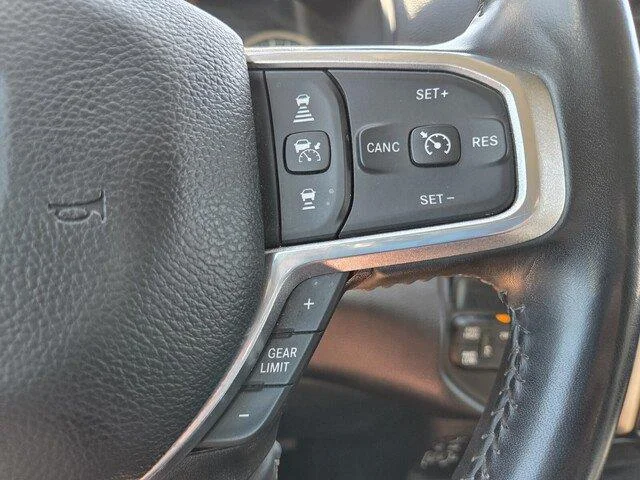 Used 2024 Billet Silver Metallic Clearcoat Ram Laramie image 15