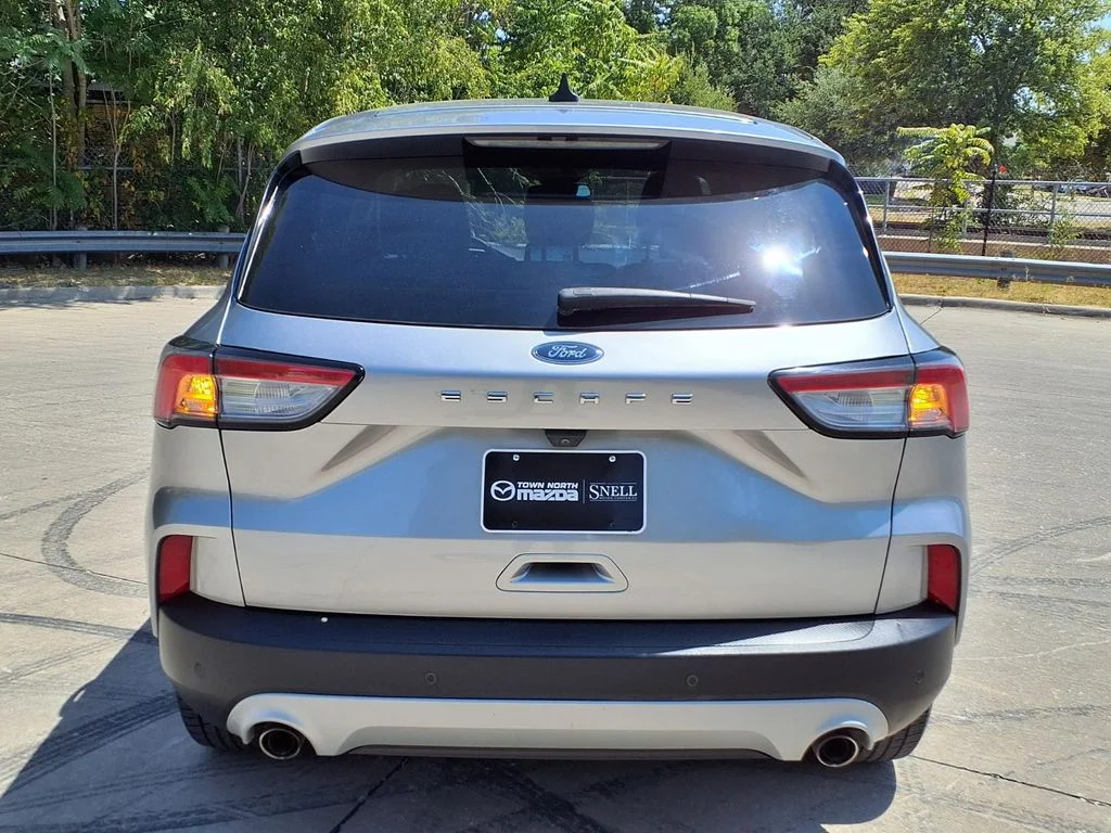 Used 2022 Silver Ford SEL image 4
