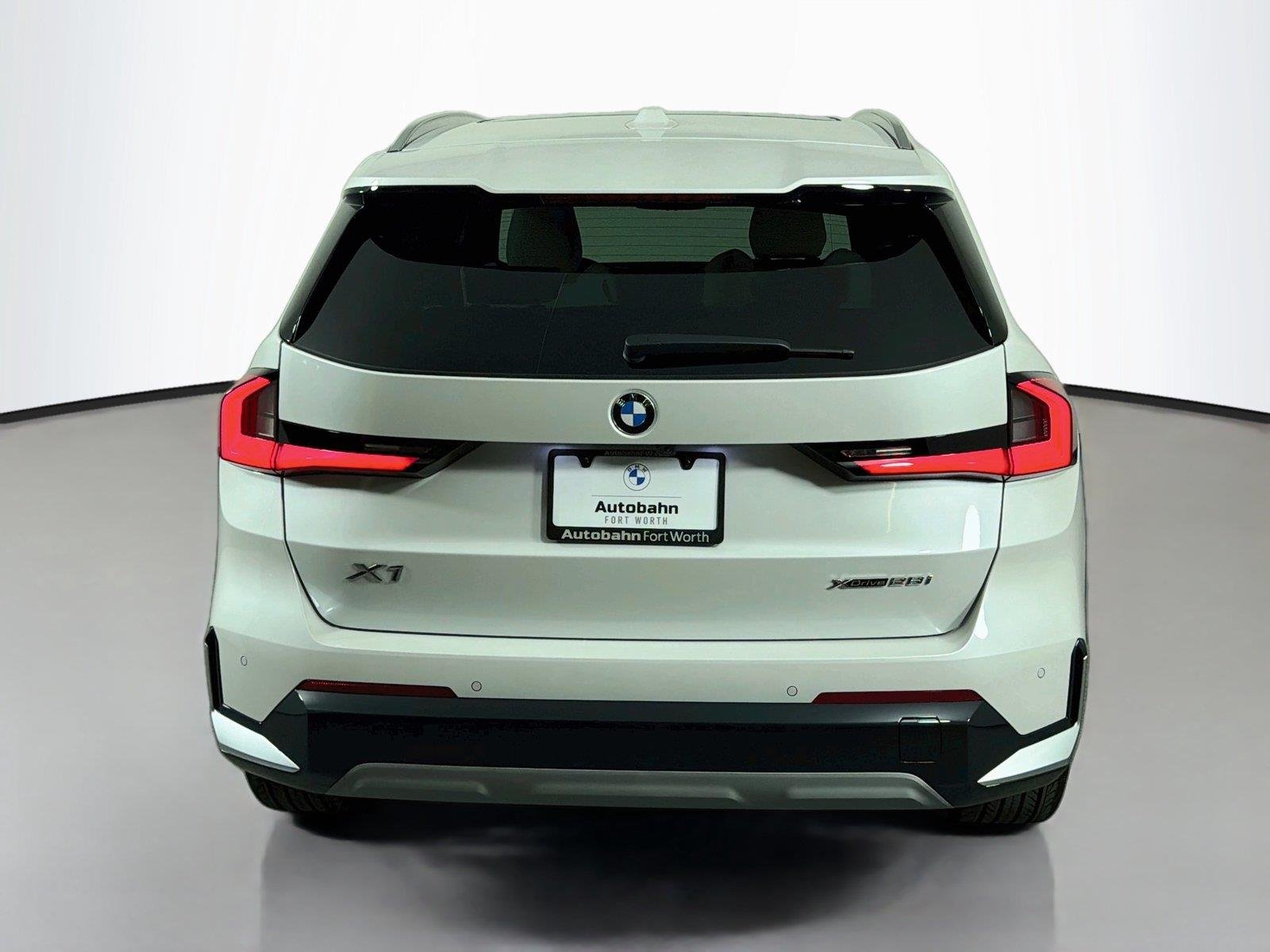 New 2027 Mineral White Metallic BMW xDrive28i image 6