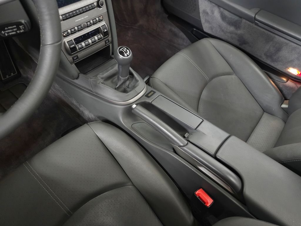 Used 2008 Meteor Gray Metallic Porsche Base image 27