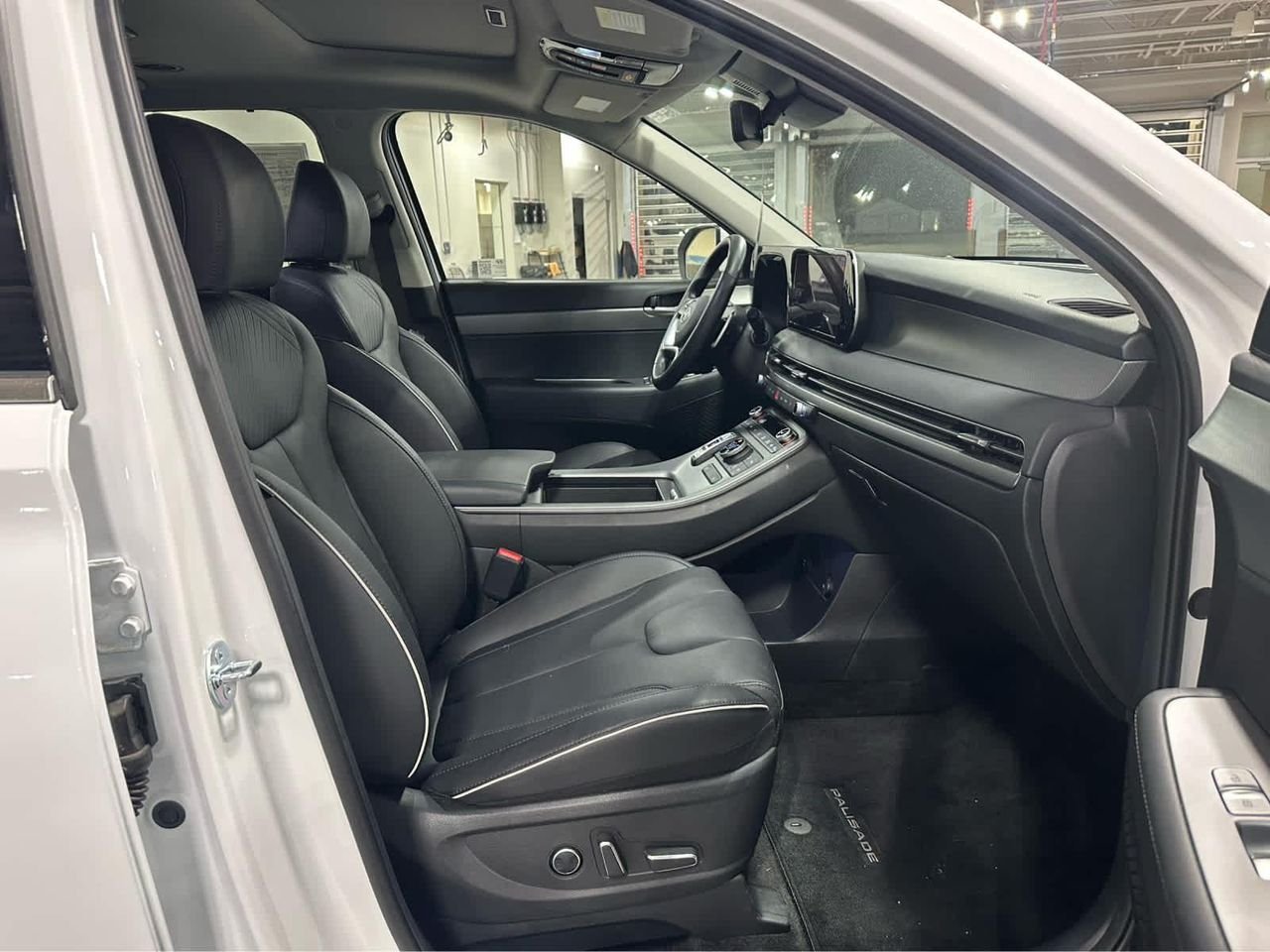New 2025 Hyper White Hyundai XRT AWD image 15
