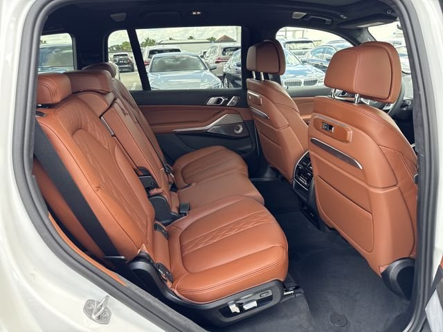 New 2027 Mineral White Metallic BMW xDrive40i image 11