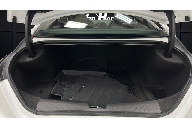 Used 2020 White Cadillac V-Series image 25