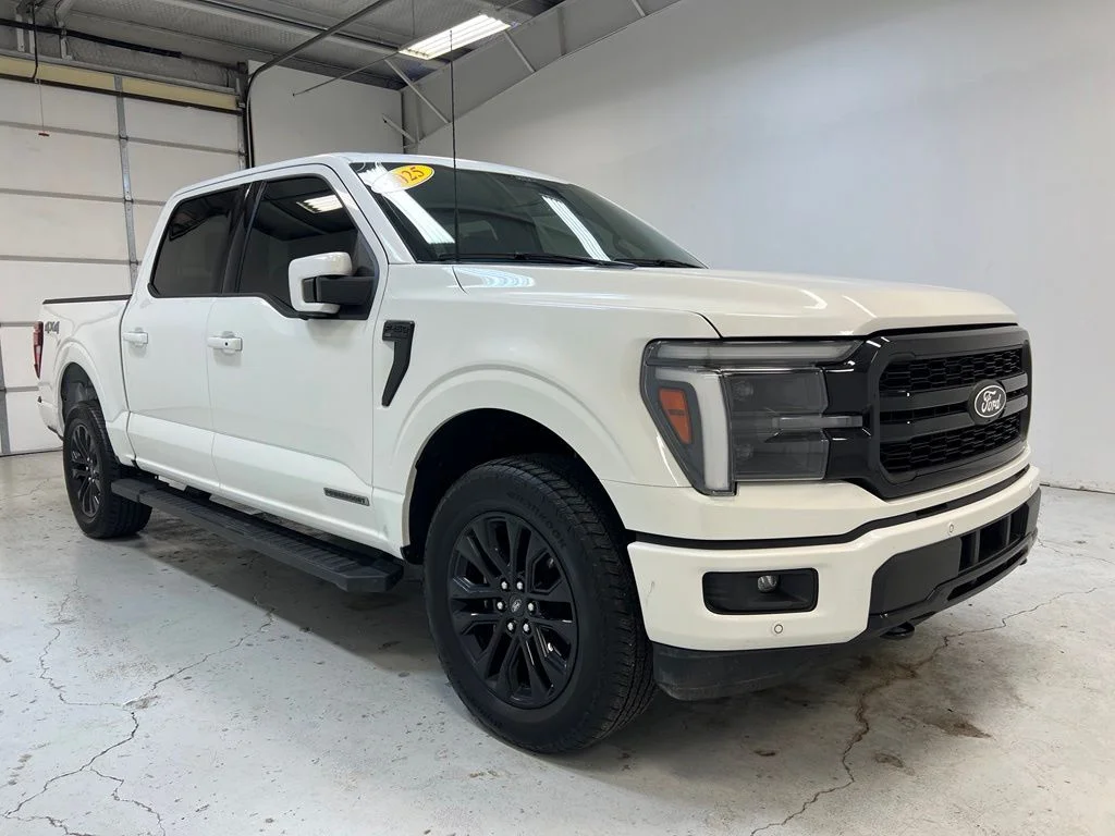 Used 2025 White Ford Lariat image 8