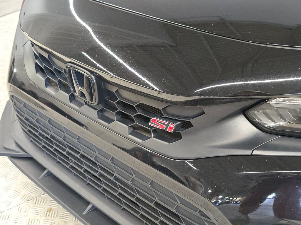 Used 2024  Honda Base image 13