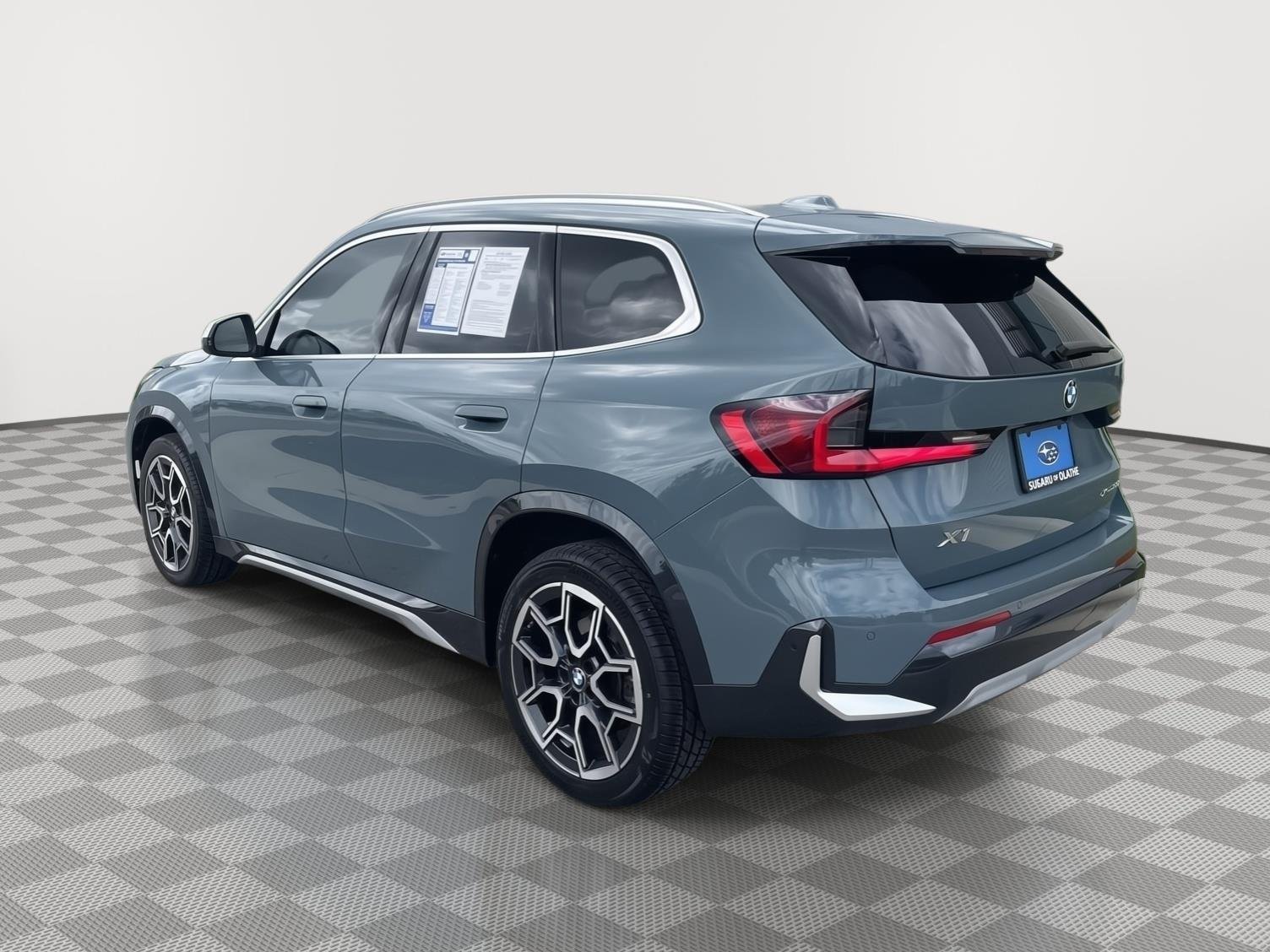 Used 2024 Cape York Green Metallic BMW xDrive28i image 6