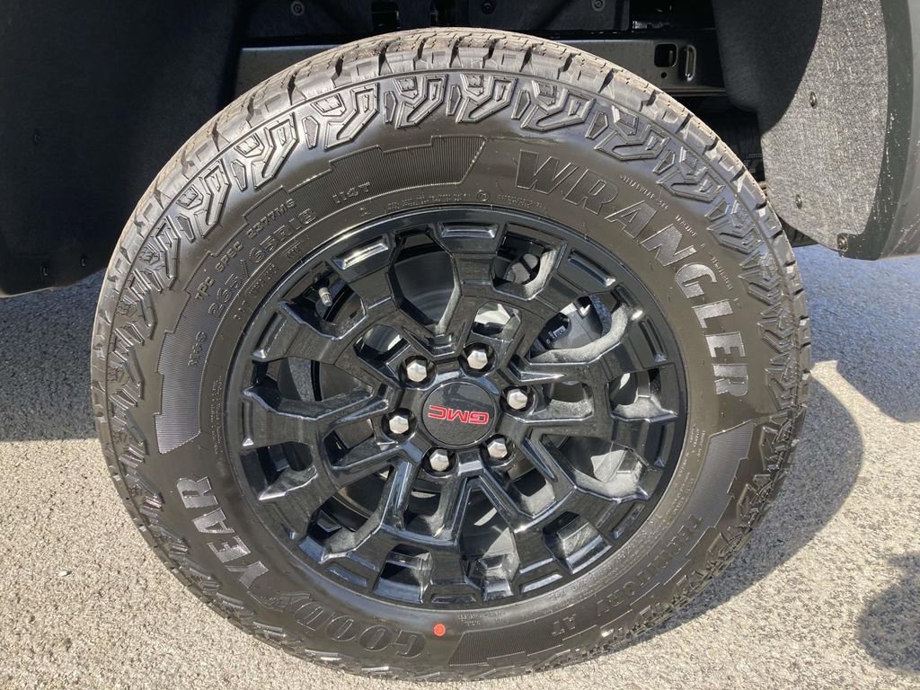 New 2026 Sterling Metallic GMC Elevation image 10