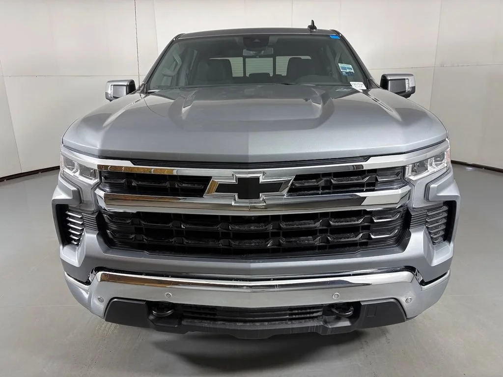 New 2026 Sterling Gray Metallic Chevrolet LT image 4