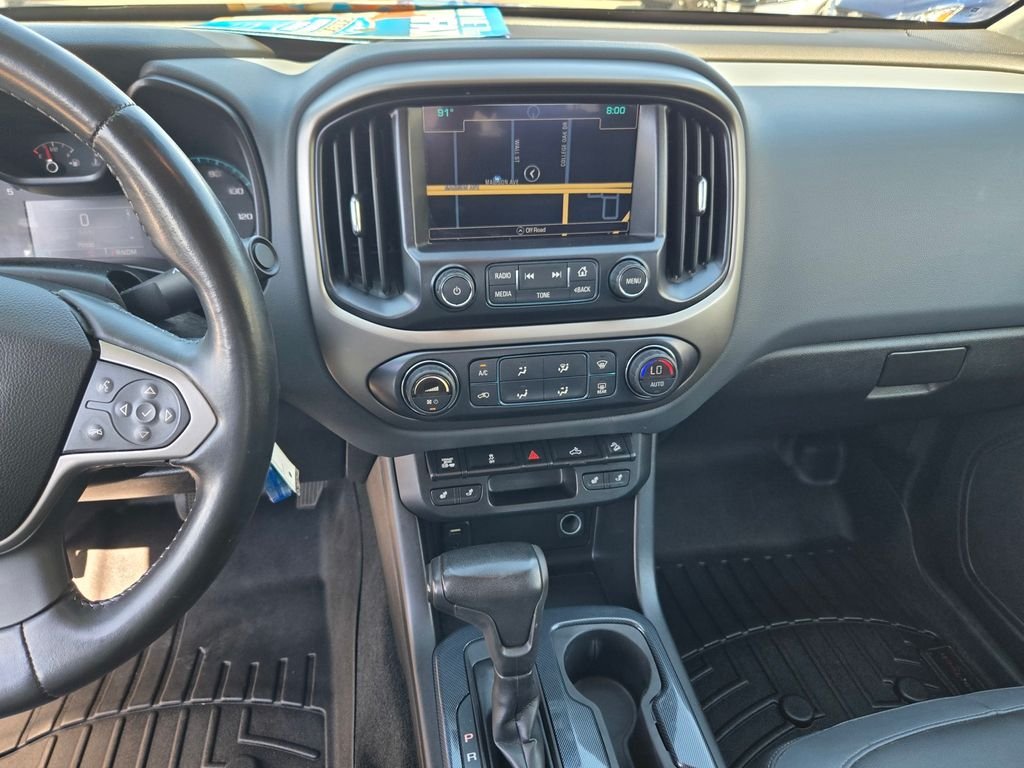 Used 2016 Blue Chevrolet Z71 image 17