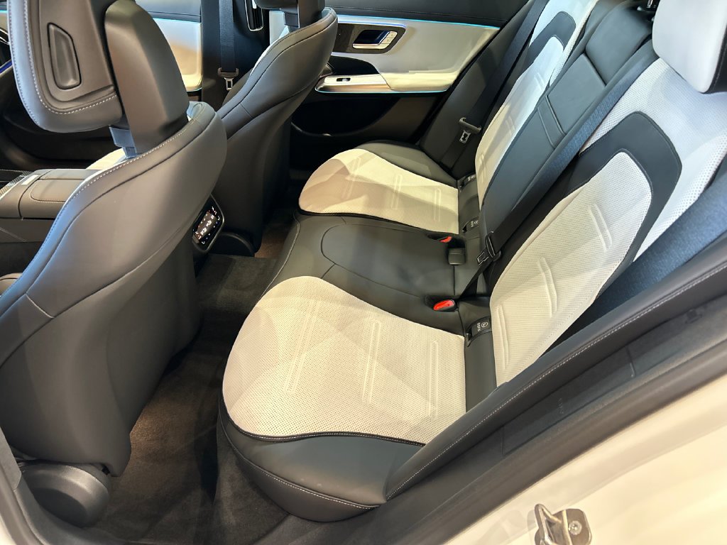 New 2027 MANUFAKTUR Moonlight White Magno Mercedes-Benz AMG® E 53 Hybrid Wagon image 22