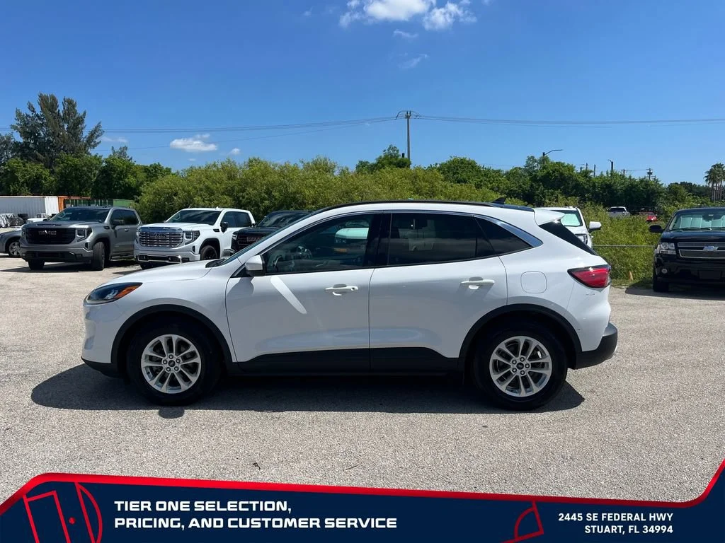 Used 2020 White Ford SE image 8